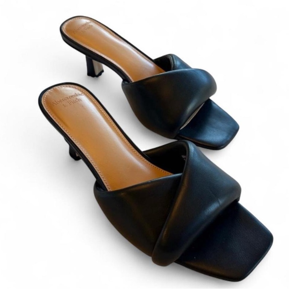 Abercrombie & Fitch | Black Puffy Twist Mule Heel | Size 7.5
